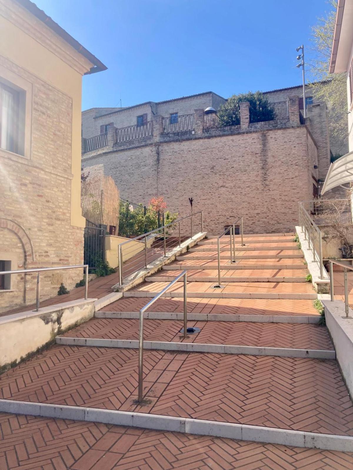B&B Residenza Leonardo Falconara Marittima Kültér fotó