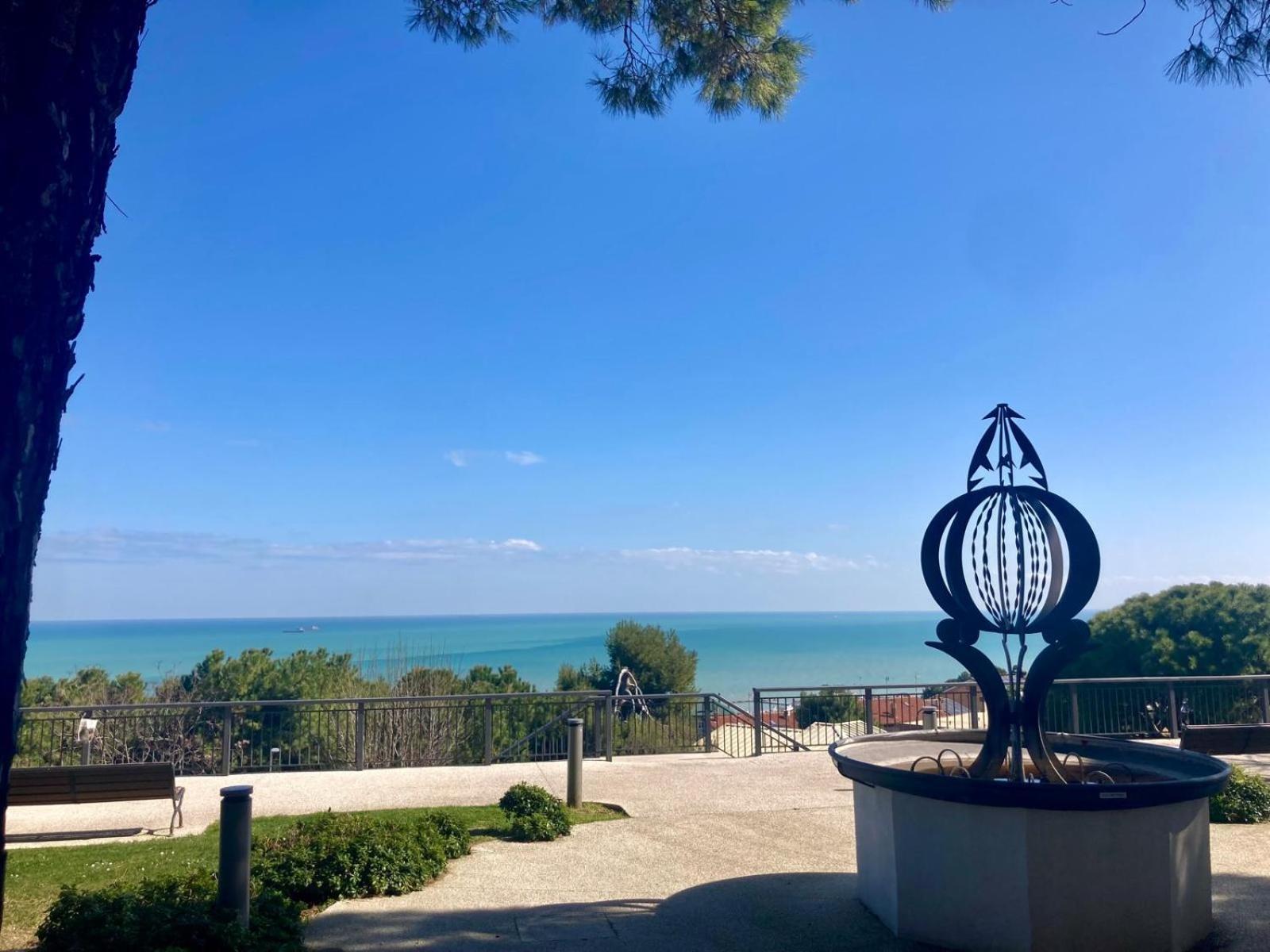 B&B Residenza Leonardo Falconara Marittima Kültér fotó